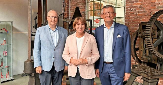 VDA-Präsidentin bei Besuch in Wuppertal: „Wir brauchen globalen Handel“