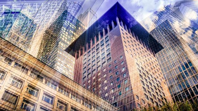 Künstlerisch verfremdete Hochhäuser in Frankfurt Künstlerisch verfremdete Hochhäuser in Frankfurt