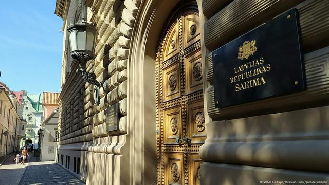 The building of the Latvian Parliament in old Riga. | Image: Victor Lisitsyn/Russian Look/picture alliance The building of the Latvian Parliament in old Riga. | Image: Victor Lisitsyn/Russian Look/picture alliance